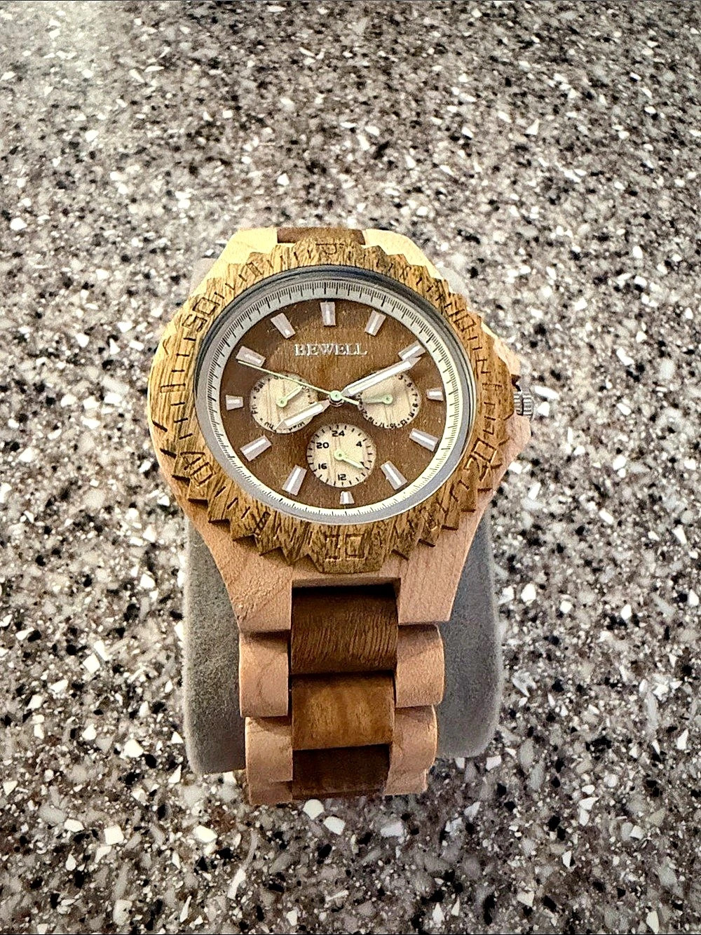 Bewell Wood Watch in Brown
